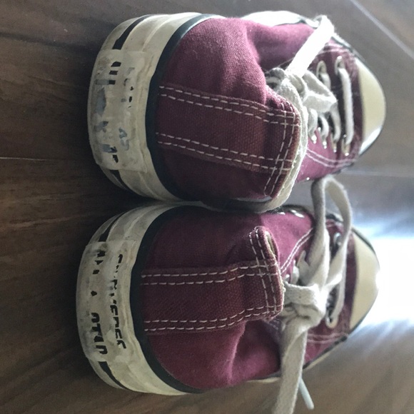 FREE WITH PURCHASE Burgundy converses ! - Picture 9 of 9